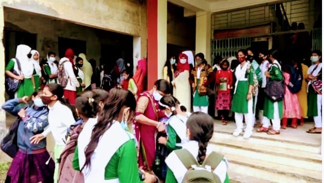 দীর্ঘদিন বন্ধ থাকার পর সরব পিরোজপুরের শিক্ষা প্রতিষ্ঠান